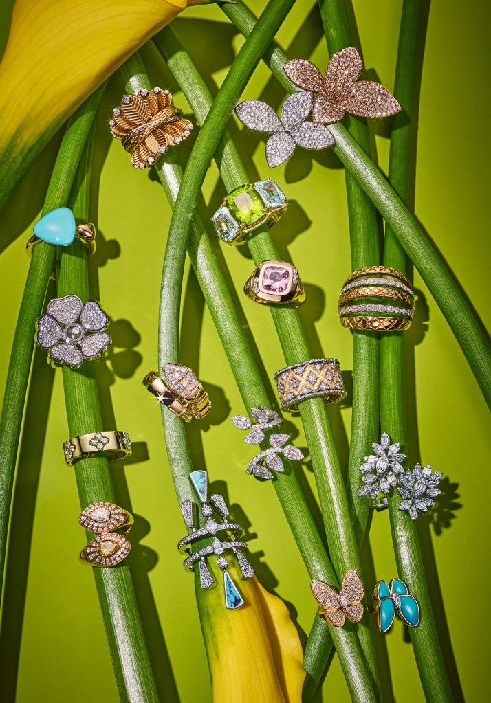 Top Jewelry Trends 2025: Rading Rings and white diamonds ice